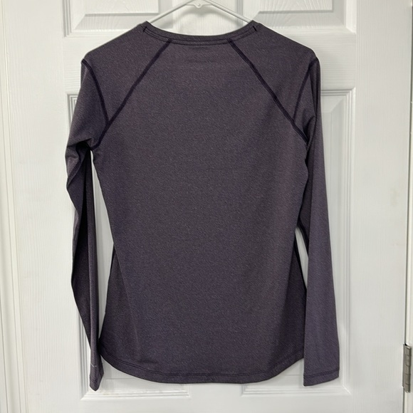 Columbia long sleeve T-shirt Size small - Picture 2 of 4